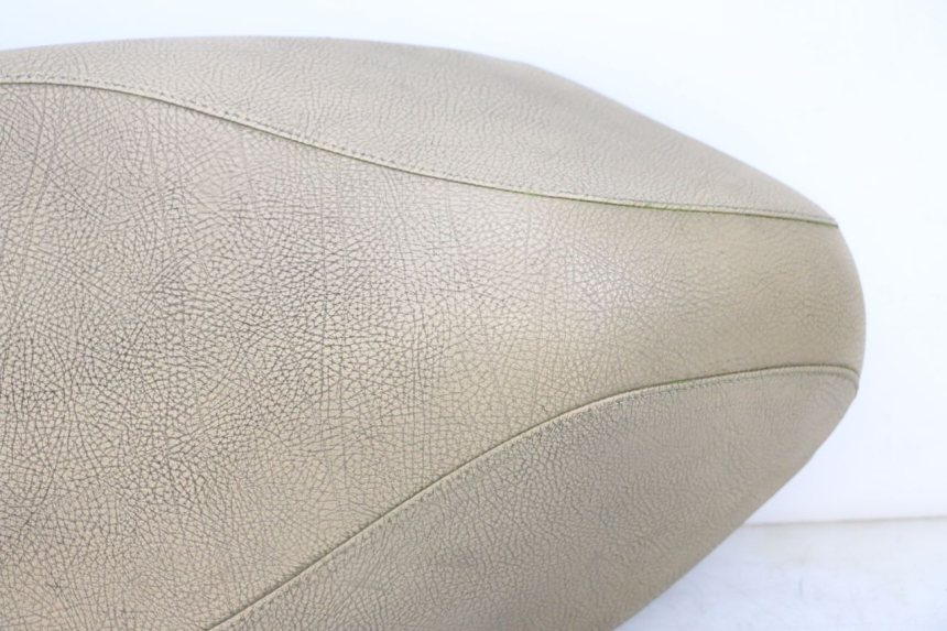 photo de SELLE PEUGEOT KISBEE 2T 50 (2010 - 2017) - Aperçu profil