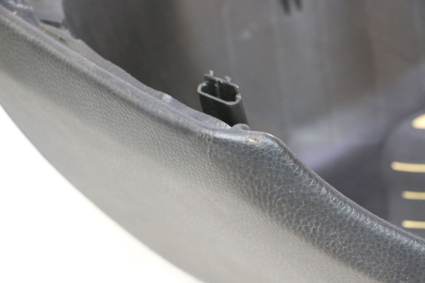 photo de SELLE PEUGEOT KISBEE 2T 50 (2018 - 2022) - Détail de la pièce