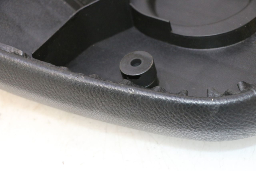photo de SELLE PEUGEOT KISBEE 2T 50 (2018 - 2022) - Zoom état d’usage