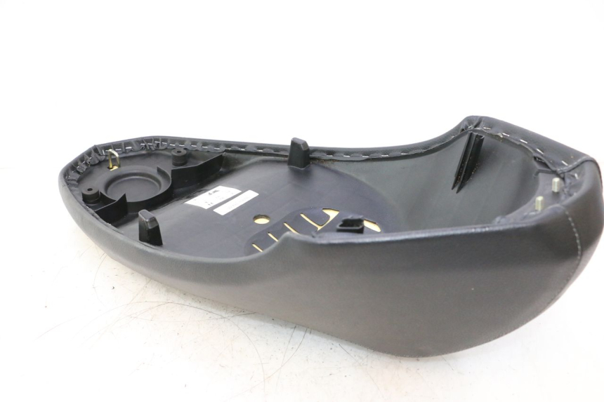 photo de SELLE PEUGEOT KISBEE 2T 50 (2018 - 2022) - État de surface