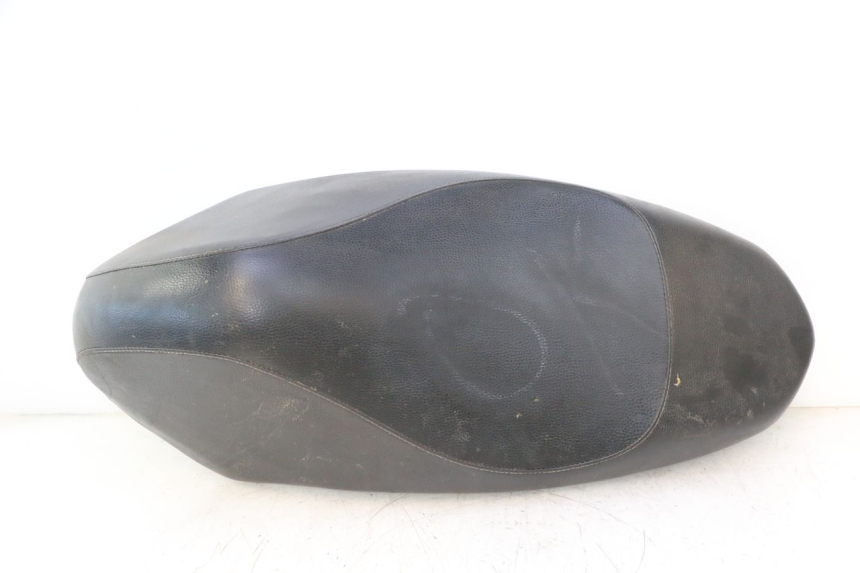 photo de SELLE PEUGEOT KISBEE 2T 50 (2010 - 2017) - Vue principale