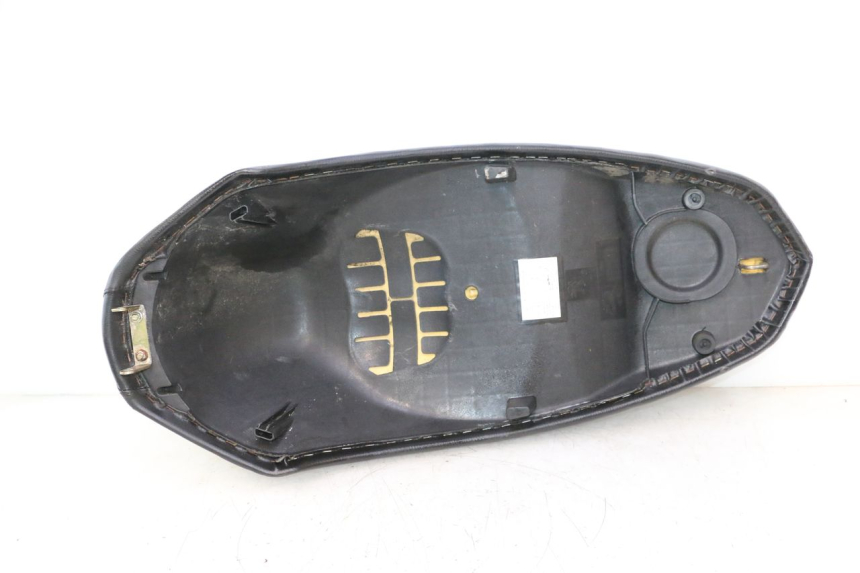 photo de SELLE PEUGEOT KISBEE 2T 50 (2010 - 2017) - Vue produit