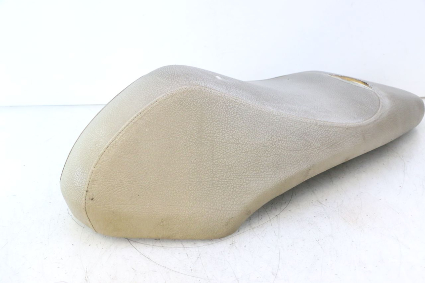 photo de SELLE PEUGEOT KISBEE 2T 50 (2010 - 2017) - Focus structure