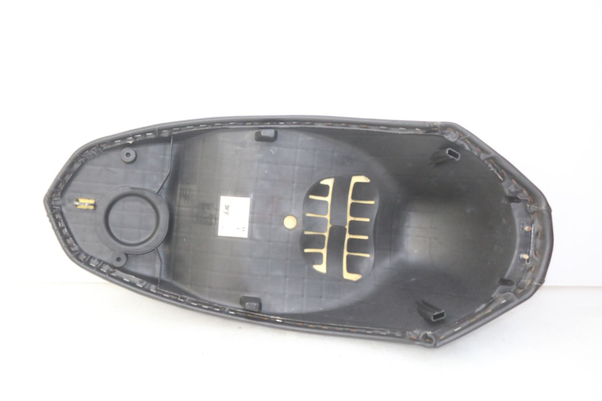 photo de SELLE PEUGEOT KISBEE 4T 50 (2018 - 2022) - Zoom composants