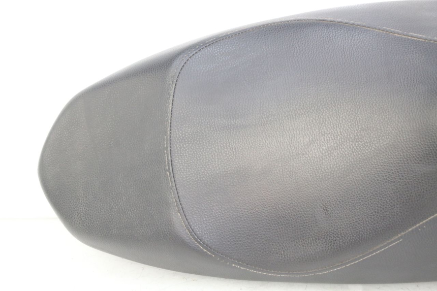 photo de SELLE PEUGEOT KISBEE 4T 50 (2018 - 2022) - Vue rapprochée