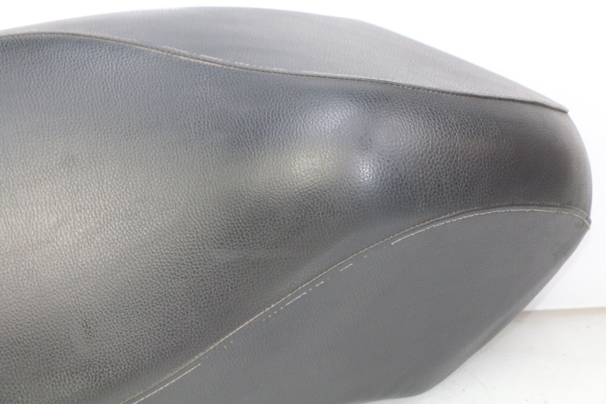 photo de SELLE PEUGEOT KISBEE 4T 50 (2018 - 2022) - Photo complémentaire