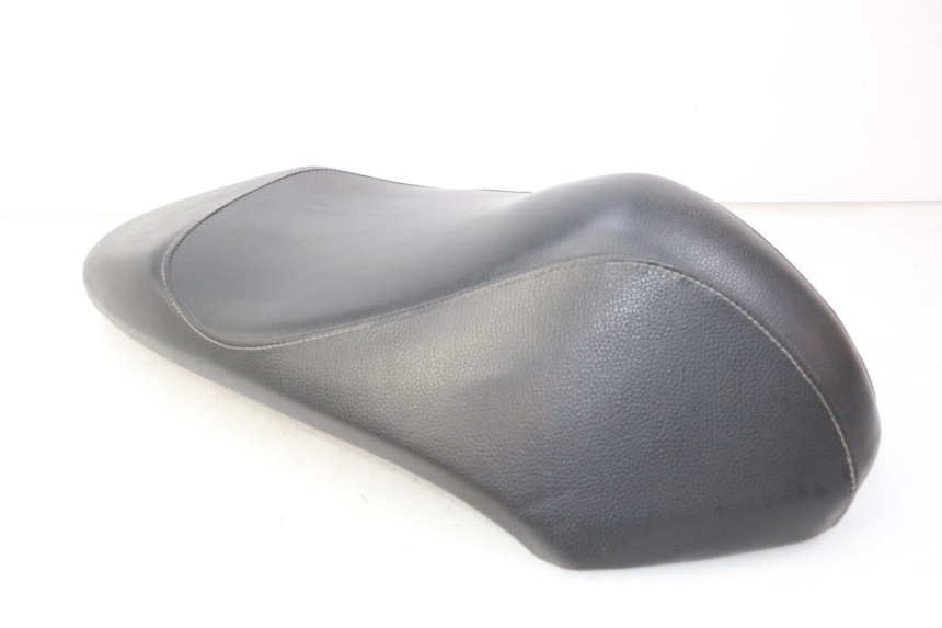 photo de SELLE PEUGEOT KISBEE 4T 50 (2018 - 2022) - Autre angle de vue