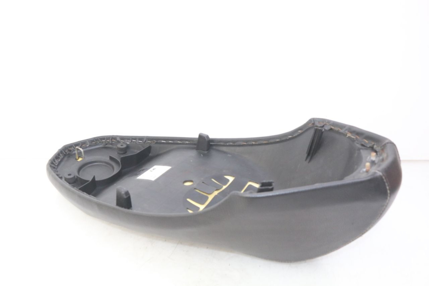 photo de SELLE PEUGEOT KISBEE 4T 50 (2018 - 2022) - État de surface