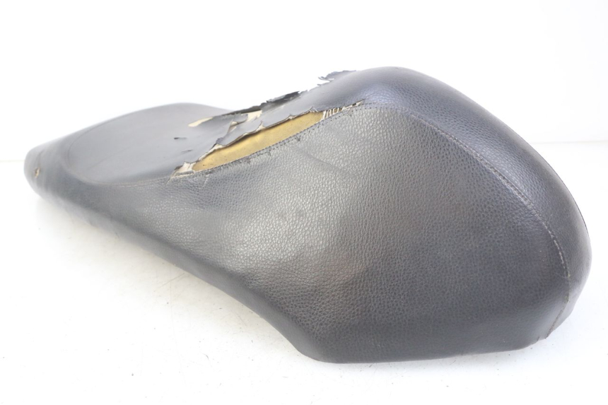 photo de SELLE PEUGEOT KISBEE 4T 50 (2010 - 2017) - Zoom état d’usage