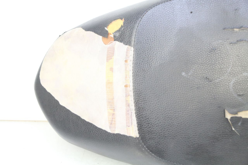 photo de SELLE PEUGEOT KISBEE 4T 50 (2010 - 2017) - Angle alternatif