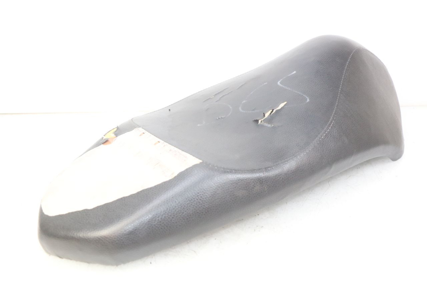 photo de SELLE PEUGEOT KISBEE 4T 50 (2010 - 2017) - Zoom état d’usage