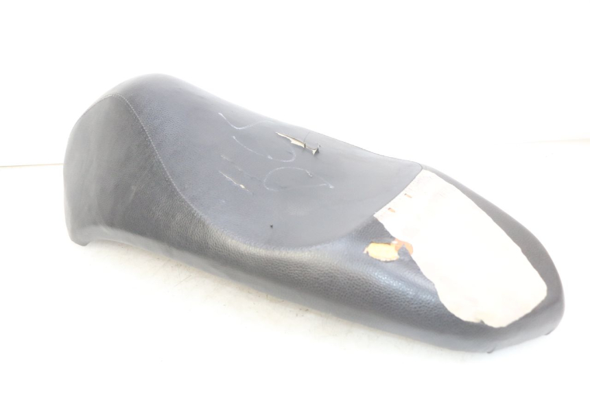 photo de SELLE PEUGEOT KISBEE 4T 50 (2010 - 2017) - Autre angle de vue