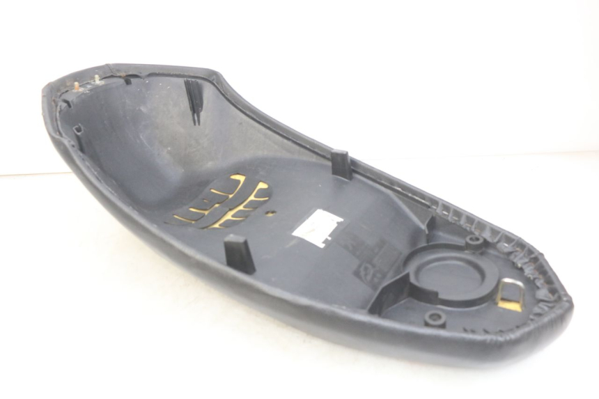 photo de SELLE PEUGEOT KISBEE 4T 50 (2010 - 2017) - Vue d’ensemble