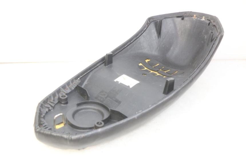 photo de SELLE PEUGEOT KISBEE 4T 50 (2010 - 2017) - Marquages et références