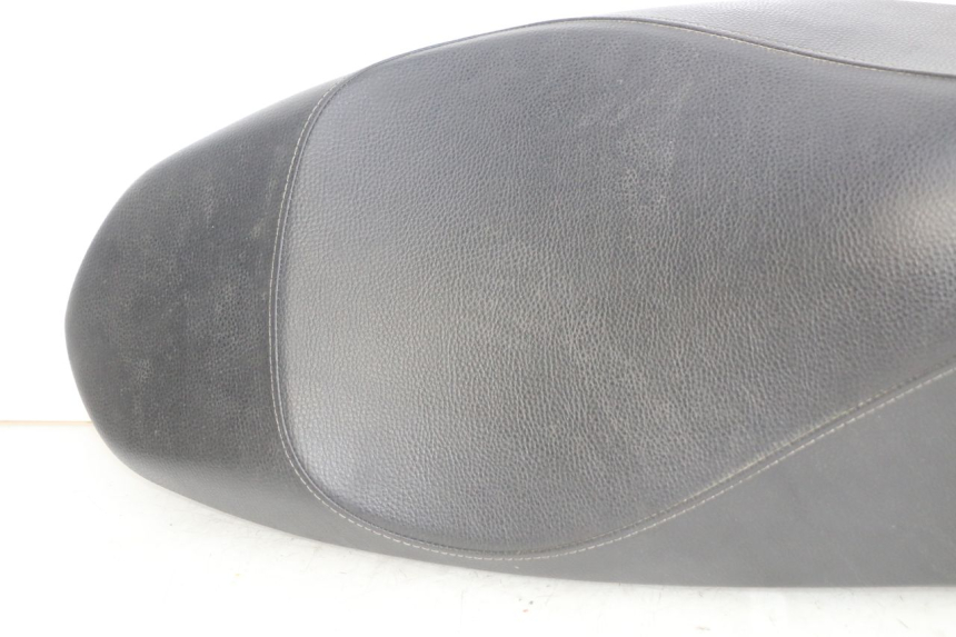 photo de SELLE PEUGEOT KISBEE 4T 50 (2018 - 2022) - Détails caractéristiques