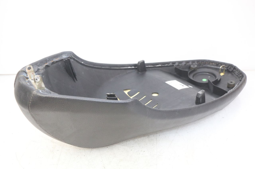 photo de SELLE PEUGEOT KISBEE 4T 50 (2018 - 2022) - Vue d’ensemble