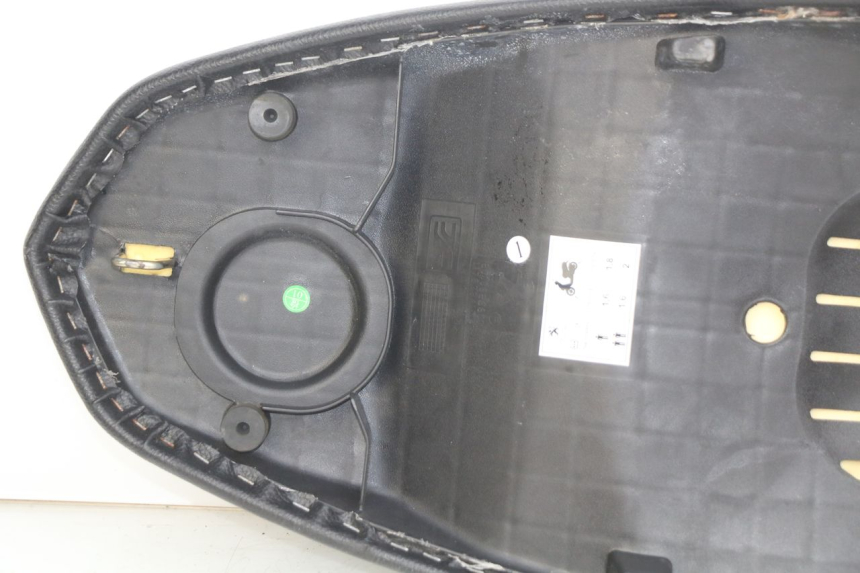 photo de SELLE PEUGEOT KISBEE 4T 50 (2018 - 2022) - Marquages et références