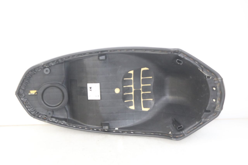 photo de SELLE PEUGEOT KISBEE 4T 50 (2018 - 2022) - Focus structure