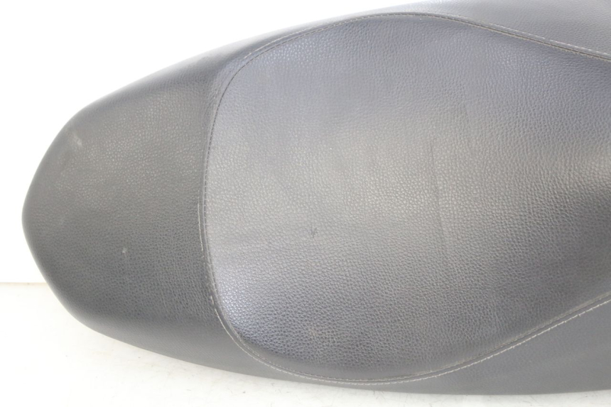 photo de SELLE PEUGEOT KISBEE 4T 50 (2018 - 2022) - Angle alternatif