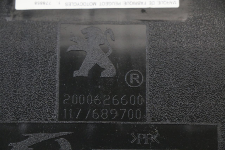 photo de SELLE PEUGEOT KISBEE 4T 50 (2010 - 2017) - Vue rapprochée