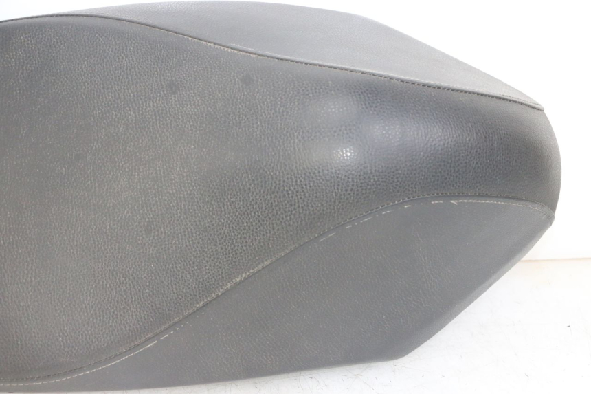 photo de SELLE PEUGEOT KISBEE 4T 50 (2018 - 2022) - Photo complémentaire
