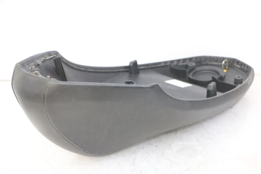 photo de SELLE PEUGEOT KISBEE 4T 50 (2018 - 2022) - État de surface