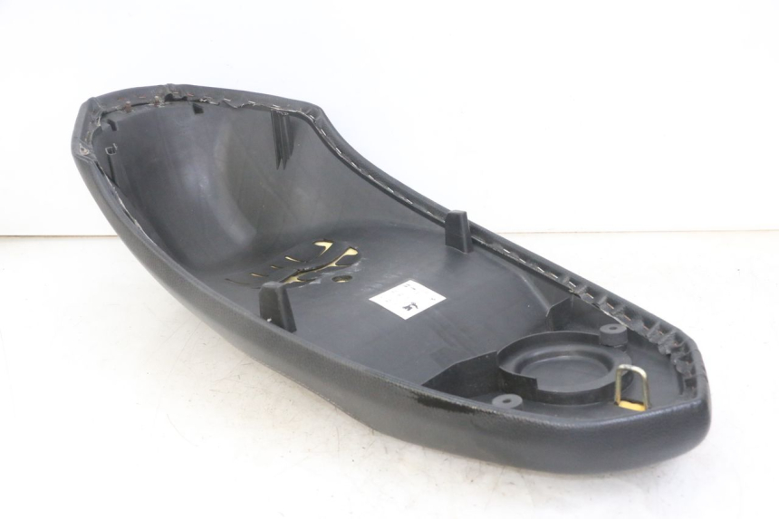 photo de SELLE PEUGEOT KISBEE 4T 50 (2018 - 2022) - Marquages et références