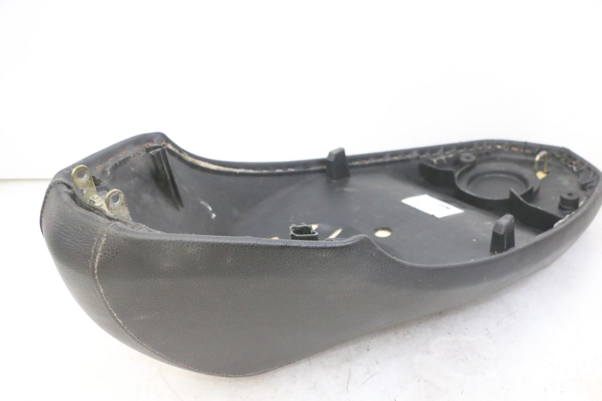 photo de SELLE PEUGEOT KISBEE 4T 50 (2018 - 2022) - Autre angle de vue