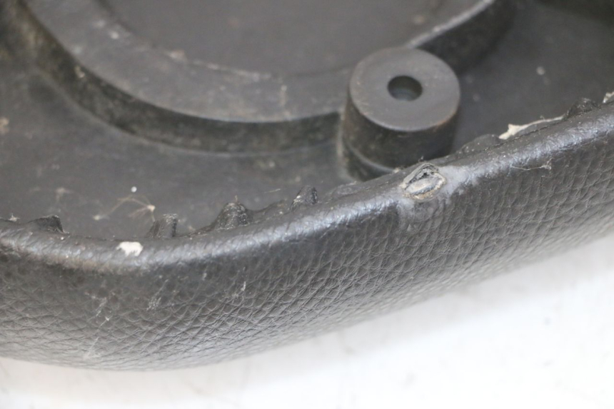 photo de SELLE PEUGEOT KISBEE 4T 50 (2018 - 2022) - Points de fixation