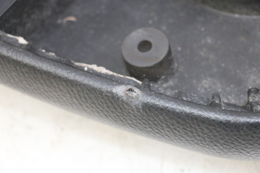 photo de SELLE PEUGEOT KISBEE 4T 50 (2018 - 2022) - État de surface