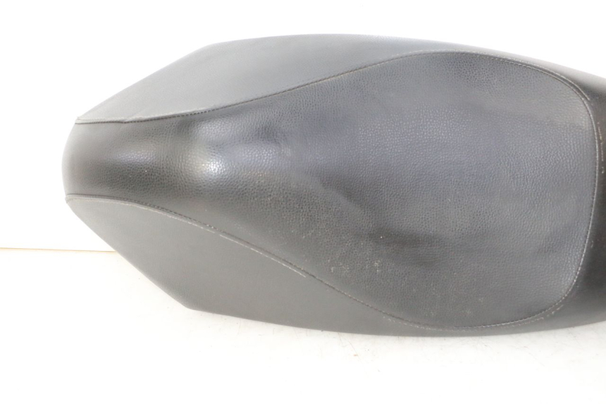 photo de SELLE PEUGEOT KISBEE 4T 50 (2018 - 2022) - Vue rapprochée