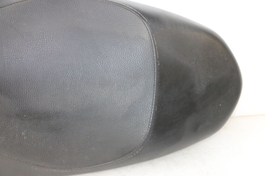 photo de SELLE PEUGEOT KISBEE 4T 50 (2018 - 2022) - Photo complémentaire