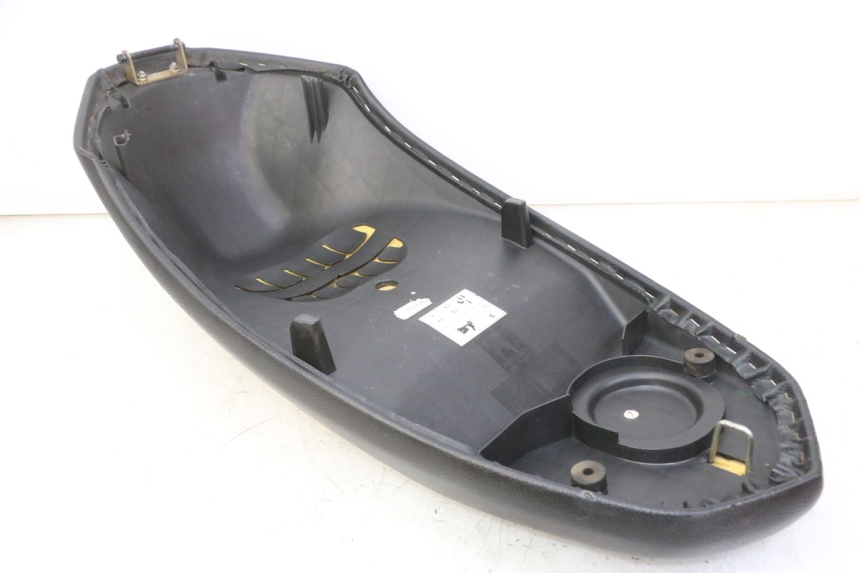 photo de SELLE PEUGEOT KISBEE 4T 50 (2018 - 2022) - Zoom état d’usage