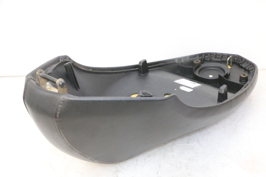 photo de SELLE PEUGEOT KISBEE 4T 50 (2018 - 2022) - Gros plan technique