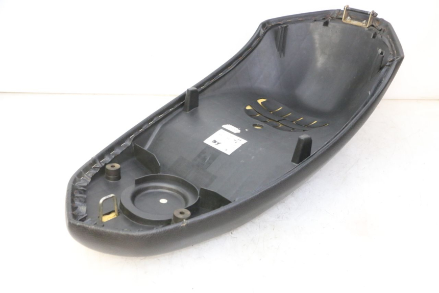 photo de SELLE PEUGEOT KISBEE 4T 50 (2018 - 2022) - Points de fixation