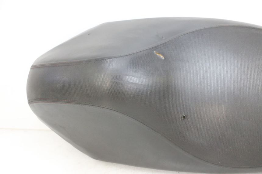 photo de SELLE PEUGEOT KISBEE 4T 50 (2018 - 2022) - Aperçu profil