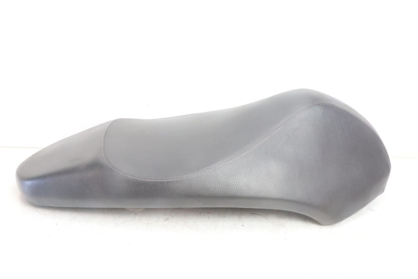 photo de SELLE PEUGEOT KISBEE 4T 50 (2010 - 2017) - Gros plan technique