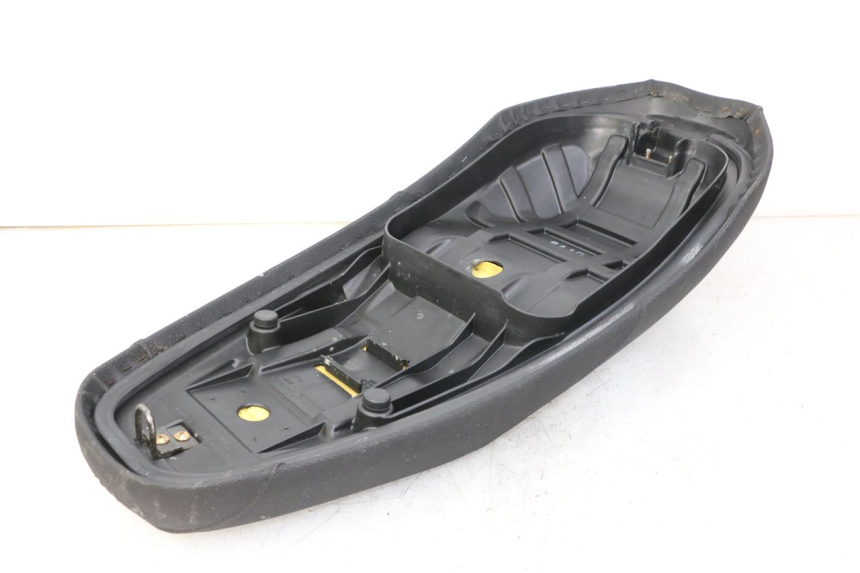 photo de SELLE KYMCO PEOPLE S 125 (2000 - 2008) - Gros plan technique