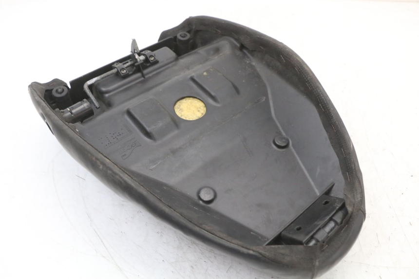 photo de SELLE PIAGGIO LIBERTY 4T 50 (2018 - 2021) - Gros plan technique