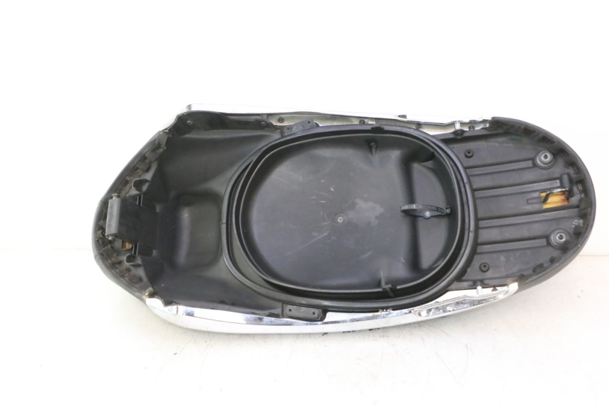 photo de SELLE PIAGGIO LIBERTY IGET 4T 50 (2015 - 2020) - Zoom composants