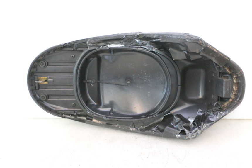 photo de SELLE PIAGGIO LIBERTY IGET 4T 50 (2021 - 2025) - Détail de la pièce