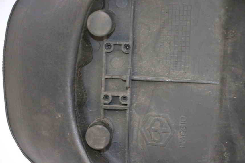 photo de SELLE PIAGGIO LIBERTY 125 (1998 - 2008) - Détails caractéristiques