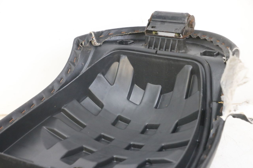 photo de SELLE KYMCO LIKE 125 (2009 - 2016) - Détails caractéristiques