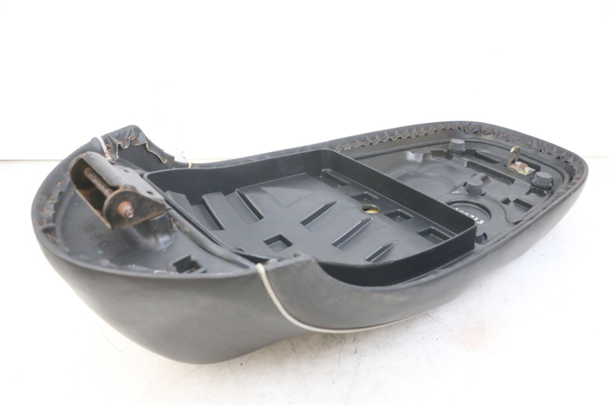 photo de SELLE KYMCO LIKE 125 (2009 - 2016) - Points de fixation