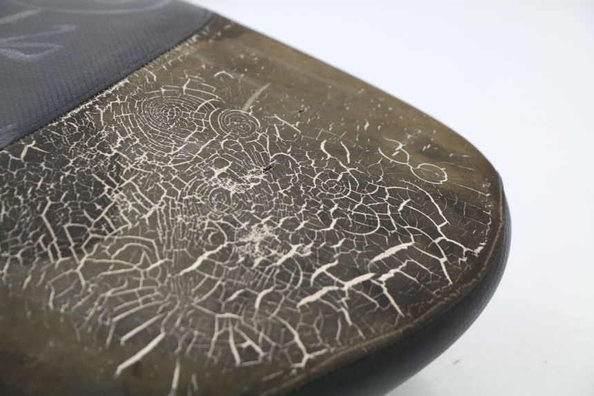 photo de SELLE PEUGEOT LUDIX BLASTER 50 (2006 - 2014) - Points de fixation