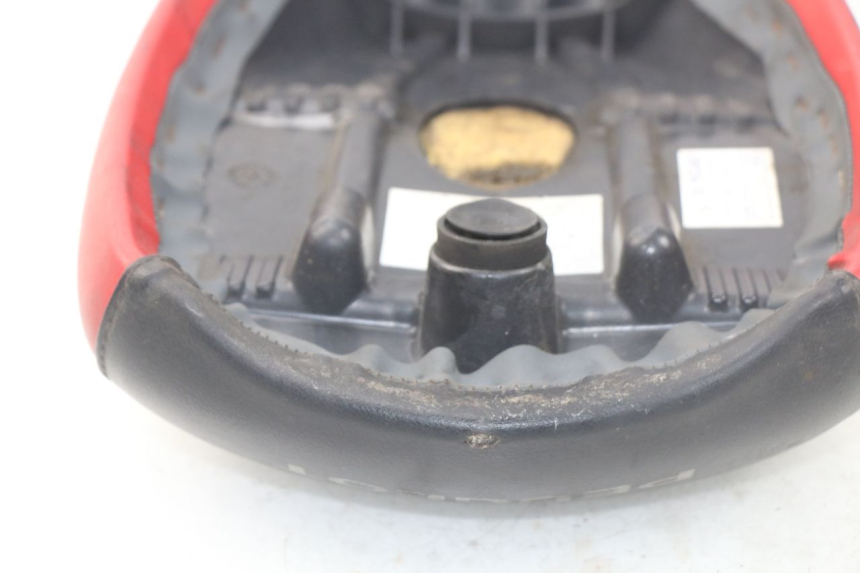 photo de SELLE PEUGEOT LUDIX 50 (2008 - 2017) - Détail de la pièce