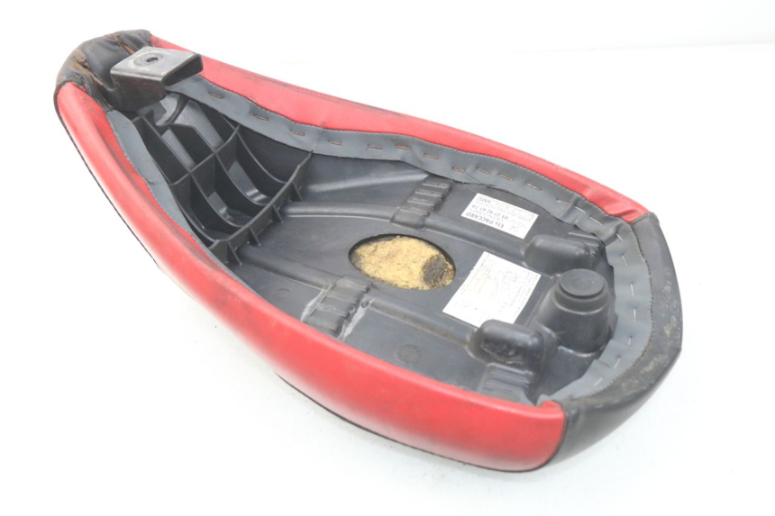 photo de SELLE PEUGEOT LUDIX 50 (2008 - 2017) - Gros plan technique