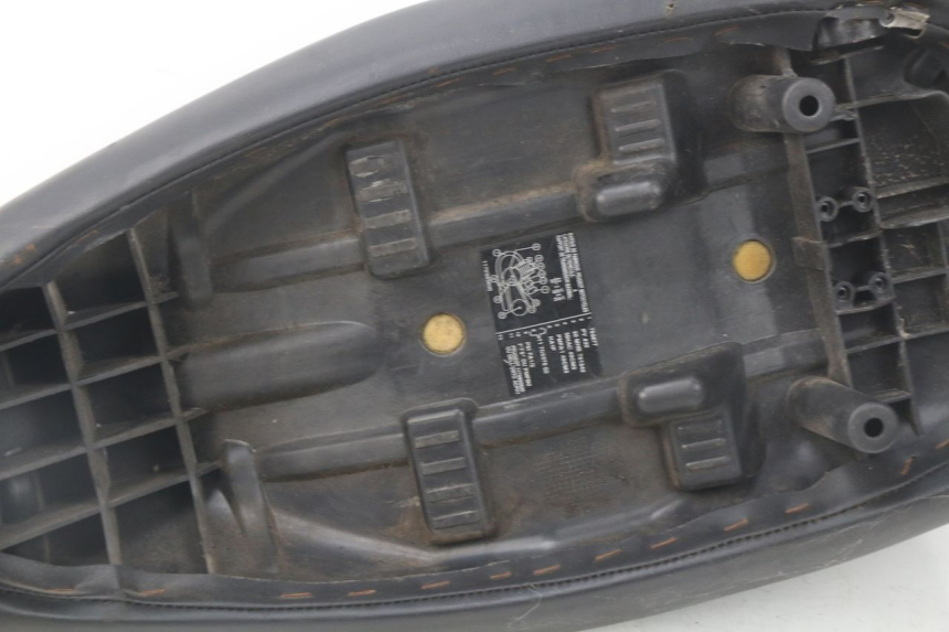 photo de SELLE PEUGEOT LUDIX 50 (2008 - 2017) - Marquages et références