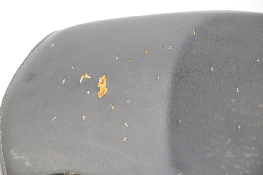 photo de SELLE PEUGEOT LUDIX 50 (2005 - 2007) - Marquages et références