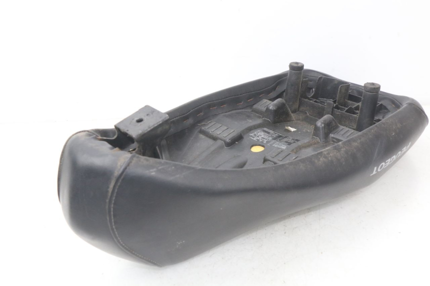 photo de SELLE PEUGEOT LUDIX 50 (2008 - 2017) - Détail de la pièce